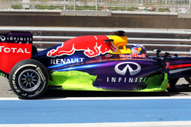 Illustration for article titled Formula 1:Day Three testing Bahrain